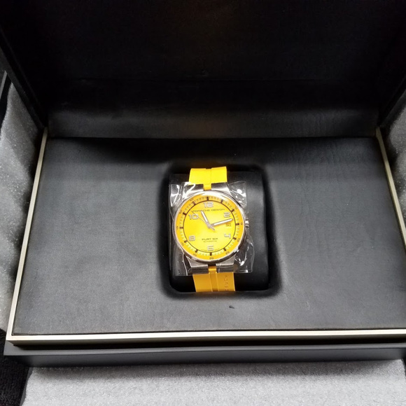 Porsche Flat 6 watch new in box with manual main image 4